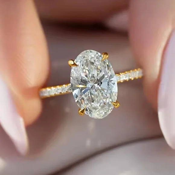 18k 1.5ct Oval Ring - Picture 4 of 11